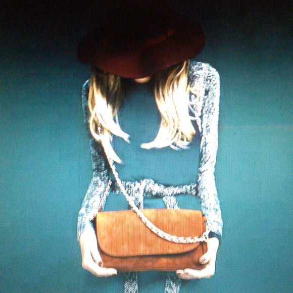 Ladies Crossbody Bag - Picture 4 of 5